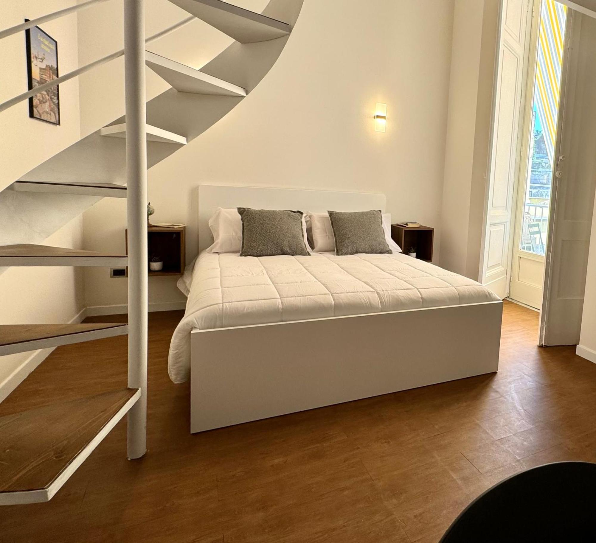 Ferienwohnung Montesanto Charm Centro Storico Neapel Exterior foto